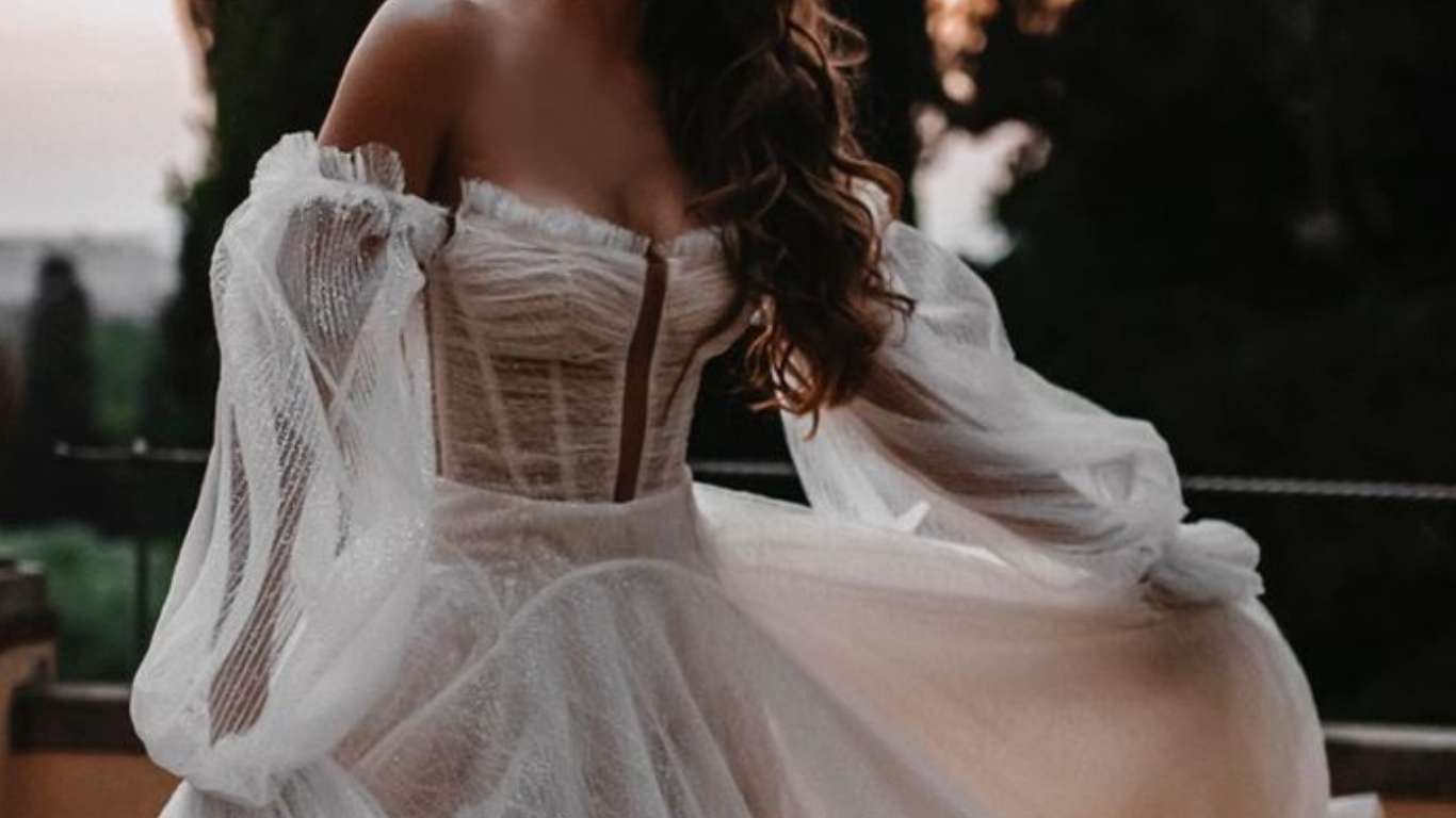 The 5 Hottest 2024 Wedding Dress Trends - Costa Event Marbella